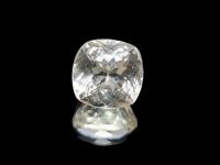 โทปาส (Topaz) " หินแห่งความรักและความโชคดี " น้ำหนัก7.97 ct ขนาด 10.6x8.4x10.9 mm. พลอยแท้ 100% เนื้อดี ราคาถูก