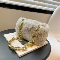 Influencer Fresh Fluffy Bag Fashion Metal Chain Shoulder Female Sweet Texture Plush Underarm Trendy Fash 【AUG】