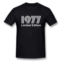 เสื้อยืดโอเวอร์ไซส์Lyzh 1977 Limited Edition เสื้อยืดแขนสั้น คอกลม ผ้าฝ้าย สไตล์ฮิปฮอป สําหรับผู้ชายS-4XL  3TAD