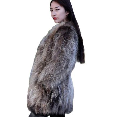 ○ gsger Casaco de pele raposa comprimento médio feminino casaco glamouroso com decote em v todo um guaxinim inverno novo 2022