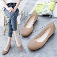 【Fast Shipping】New transparent flat heel shallow jelly sandals light wear beach single shoes plastic waterproof womens rubber shoes