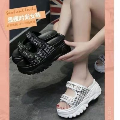 【July】 Little Man One-word Slippers Womens Flat Bottom Thick Non-slip Fashion Open-toed Outerwear Female Student