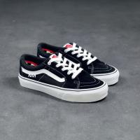 ♤Vans SK8-LOW PRO รองเท้าผ้าใบลําลอง แฟชั่นสําหรับผู้ชาย ผู้หญิง สีดํา เหมาะกับการเล่นกีฬา -017