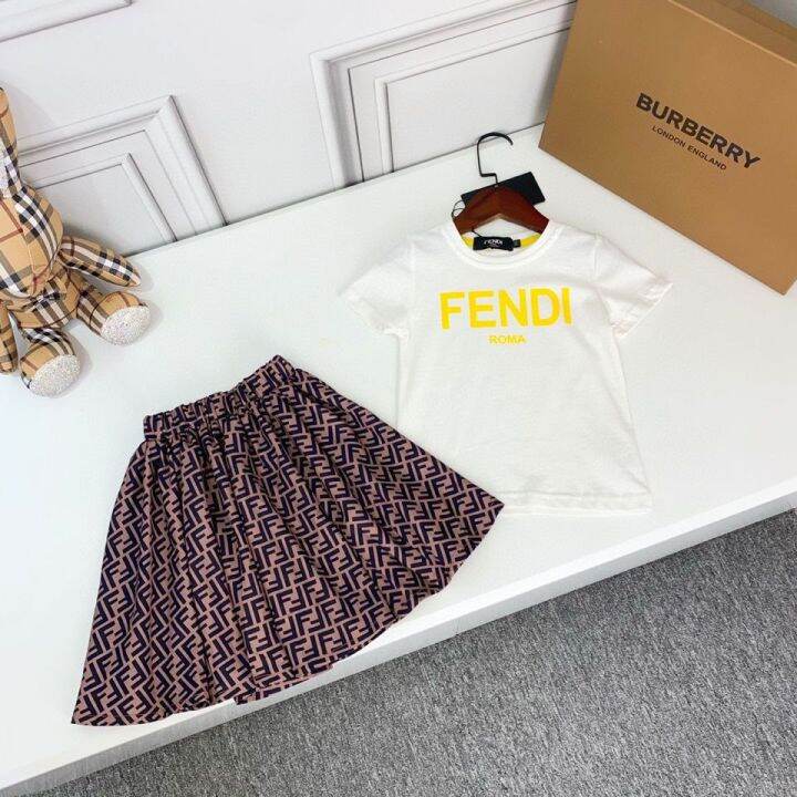 fendi-ฤดูร้อนสาวสองชิ้นชุด2022แขนสั้นเสื้อยืดกระโปรงสูทสไตล์ตะวันตกในความสะดวกสบายของเด็กโต