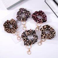 【VV】 Scrunchie Wristlet Leopard Keychain Stretch Soft Fabric Removable Hair Keyring for Fashion Decoration