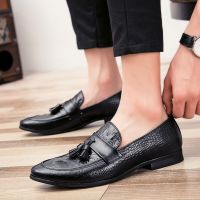 Mens Casual Shoes Fashion business dress Soft Moccasins Loafers High-Quality men Leather shoes Gommino Zapatos Chaussure