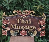 ป้ายไม้สักแกะสลัก ป้ายข้อความ ป้ายThai Massage ป้ายไม้แกะสลัก ขนาด กว้าง 30 cm ยาว 50 cm สวยงาม ป้ายข้อความจัดส่งเร็ว