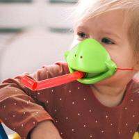 Childrens Toys Frog Mouth Sticking Out Tongue Teasing Cat Toys O5Q7