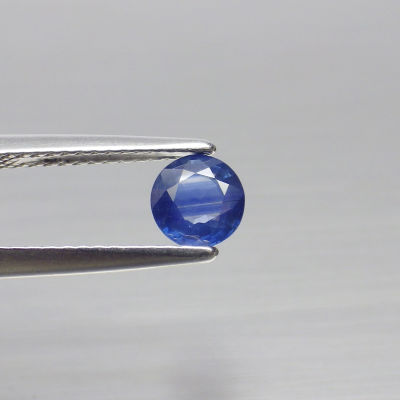 พลอย ไพลิน แซฟไฟร์ แท้ ธรรมชาติ ( Natural Blue Sapphire ) หนัก 0.79 กะรัต