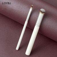 (Stream woman) LOYBJ แปรงแต่งหน้าคอนซีลเลอร์สีขาว Round Precision ปกปิดรอยสิวรอยคล้ำลิ้นประเภท Tear Ditch Brush Make Up Tools