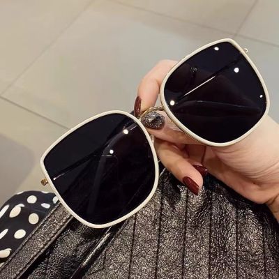 【lz】◕☽  Óculos de sol simples para mulheres óculos decorativos marca de luxo designer novo uv400