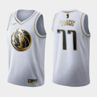 เสื้อบาสเก็ตบอลสีขาว NBA Dallas Mavericks #77 Luka Doncic Heavy Metal Gold Version การระบายอากาศ