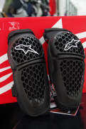 BỌC BẢO VỆ ĐẦU GỐI ALPINESTAR BIONIC PLUS KNEE PROTECTOR