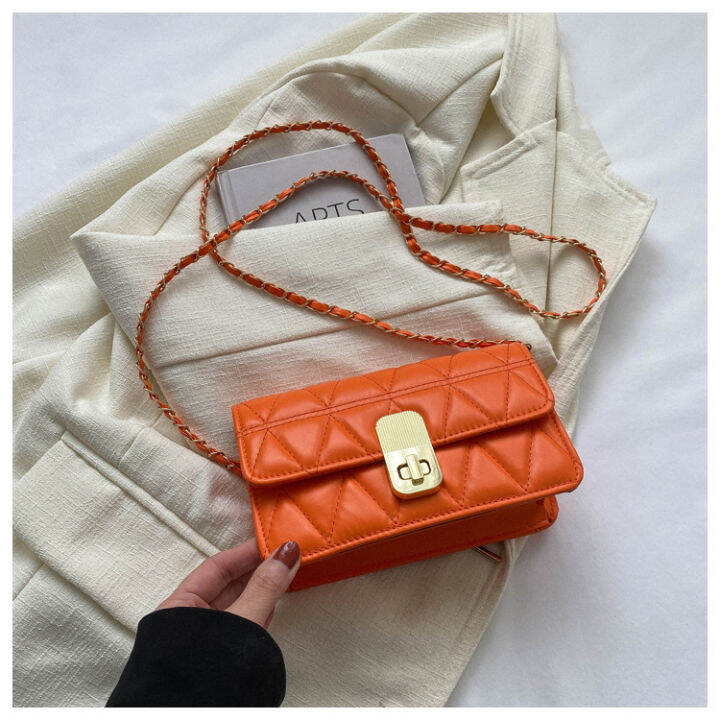 miss-lava-free-shipping-ส่งฟรี-กระเป๋าผู้หญิง2023ฤดูใบไม้ร่วง-ฤดูหนาวใหม่ปักลายลิงด้ายกระเป๋าสะพายข้างสายกำไลยอดนิยมสไตล์ต่างประเทศกระเป๋าสี่เหลี่ยมขนาดเล็ก