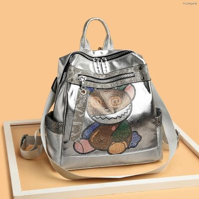 👜handbag branded Hot Diamond Hug Bear กระเป๋าสะพายหลังอเนกประสงค์ผู้หญิง 2022 ใหม่กระเป๋าเป้สะพายหลังหนังสิทธิบัตรสีสันสดใสกระเป๋าผู้หญิงสไตล์ต่างประเทศ