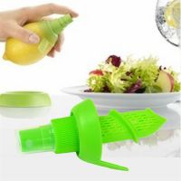 （HOT NEW）1PCJuice Squeeze Juice Straightfruit Squeezer SprayerCooking Tool เครื่องมือผักผลไม้