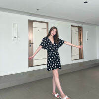 SUUBE Official Biscuit dress-Polka Dot เดรสสั้นลายจุด ทรงแขนบานกระดุมหน้า มีซับใน ผ้าคอตตอลเรยอน เนื้อนิ่มยับยาก