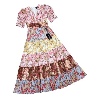 P016-017 PIMNADACLOSET - Chiffon Floral Print Pleated Maxi Dress
