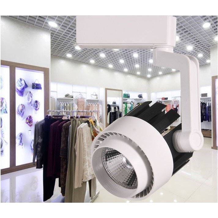 Đèn rọi LED 30w trang trí shop của bạn sẽ không thể đẹp hơn với chiếc đèn này. Được cung cấp bởi Lazada, đèn LED 30w có khả năng khắc phục mọi vấn đề về ánh sáng để tăng cường sự thăng bằng giữa ánh sáng và độ tối của không gian bán hàng. Đèn này sẽ đem đến cho cửa hàng của bạn một cách thức trưng bày mới, tạo ra sự thu hút người mua và giúp những sản phẩm đẹp hơn.