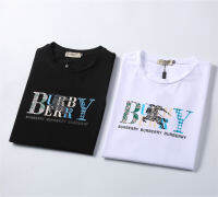 [มีสต๊อก/คุณภาพสูง] เสื้อยืด Burberrys ดั้งเดิมสำหรับผู้ชายผู้หญิงเสื้อเข้ารูปพอดีคอกลมผ้าคอตตอน100% สั้นนุ่มสบายสำหรับผู้ชายผู้หญิง