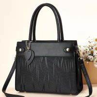 ❖┋ Western style bagnew summer 2022 contracted fashion large-capacity single shoulder bag inclined shoulder bagtexture