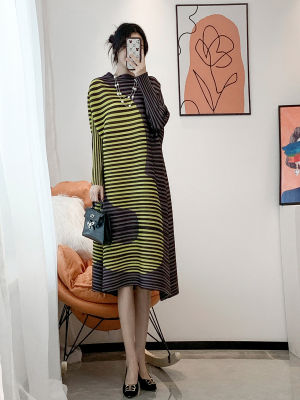 จีบฤดูใบไม้ร่วงออกแบบแฟชั่นพิมพ์ชุดสตรีหลวม Slimming Stripes อารมณ์กลางความยาวชุด91659