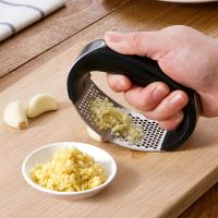 1PC Stainless Garlic Press Manual Garlic Grinder Household Press Squeezer Handheld Ginger Garlic Kitchen Tools Accessories