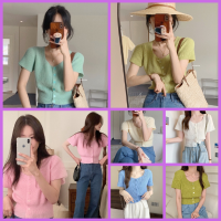 900Shop?เสื้อไหมพรมจั๊มเอว แขนสั้นคอเหลี่ยม กระดุมหน้า 6 สีน่ารักมาก