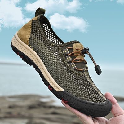 Summer Outdoor Men Sneakers Breathable Slip On Loafers Men Casual Shoes Antiskid Mesh Men Shoes Waterproof Walking Zapatos