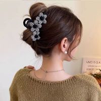 New Wool Knitting Crochet Flower Women Ponytail Claw Clip Handmade Grace Hair Clips Accessori For Girl Sweet Decorate Ornament