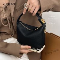 【Ready Stock】 ☬❂✧ C23 YUNFAN Unique Design Cloud Bag Classic Small Square Bag Women Bag Shoulder/Sling Bag [Ready Stock]