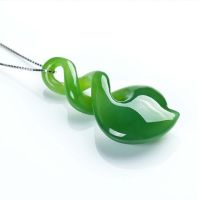 ？》：“： Natural Green Hand-Carved Heart-Shaped Jade Pendant Fashion Boutique Jewelry Men And Women Necklace Gift Accessories