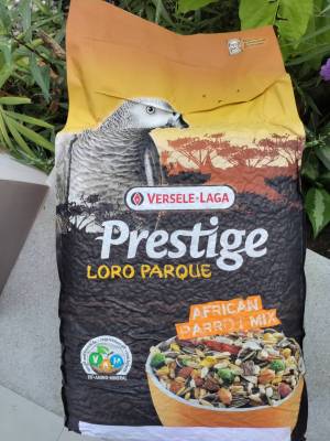 Prestige Loro Parque African Parrot Mix ตักแบ่ง 1 กก จากถุง 10 กิโลสูญญากาศ อาหารนก อาหารนกแก้ว สูตรโลโรพาร์ค (1kg)