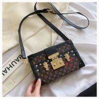 luxury branded women sling bag หลุยส์วิตตอง กระเป๋าแฟชั่น 2023 ทรงจดหมาย อะไหล่ทอง สะพายหนัง