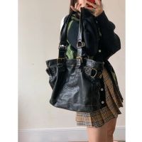 Bag Vivienne Westwood ราชินีตะวันตกกระเป๋ายุคกลางความจุขนาดใหญ่สำหรับผู้หญิงย้อนยุคหัวรถจักรกระเป๋าสะพายไหล่