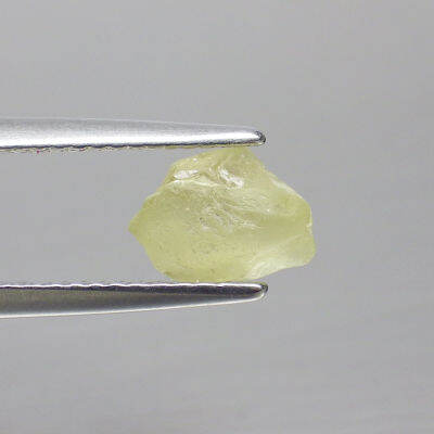 พลอย ก้อน ดิบ คริโซเบริล ไพฑูรย์ แท้ ธรรมชาติ ( Unheated Natural Chrysoberyl ) หนัก 1.88 กะรัต