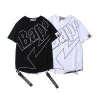 [พร้อมส่ง]  เสื้อยืดแขนสั้น คอกลม ผ้าฝ้าย พิมพ์ลายตัวอักษร BAPE สไตล์ฮิปฮอป แฟชั่นสําหรับผู้ชาย และผู้หญิง