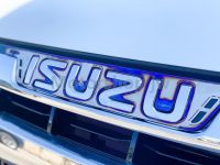 ครอบโลโก้ Isuzu ตรงรุ่น Dmax 2020 มีสามสีให้เลือก