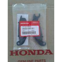 ( Promotion ) สุดคุ้ม ผ้าเบรคหน้าศูนย์แท้ 100% สำหรับรถมอเตอร์ไซด์ Honda รุ่น CBR150/ (06455-KWF-951) ราคาถูก ผ้า เบรค รถยนต์ ปั้ ม เบรค ชิ้น ส่วน เบรค เบรค รถยนต์