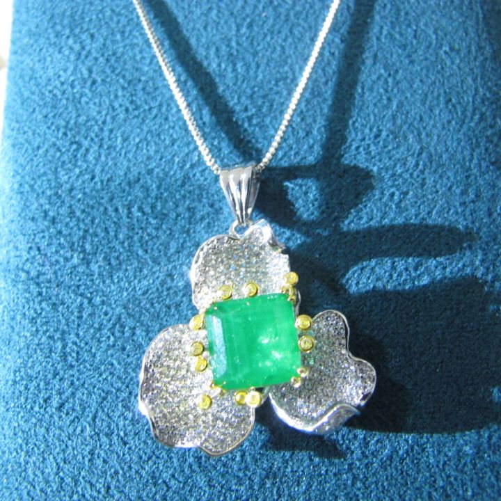 created-gemstone-lab-diamond-emerald-flower-pendant-necklaces-silver-white-gold-plated-fine-jewelry-for-women-party-new