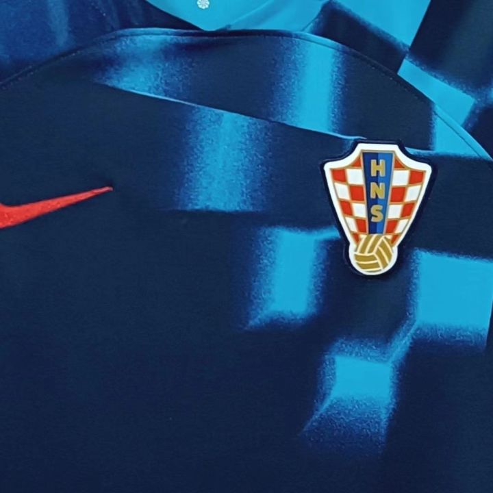 22-fans-version-of-croatia-at-home-to-red-and-white-sapphire-away-kit-the-yards