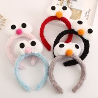 【ของเล่นตุ๊กตา】 Cartoon hair band plush big eyes girl selling cute cute selfie funny face washing pressing hair hair band headdress