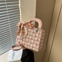 Niche Design Female Senior Feeling Woolen Cloth Portable Diana Bag 2023 Autumn/Winter Fashion Joker Single Shoulder Bag