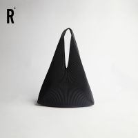 REPLEAT - BASIC BLACK Hobo Mini รีพลีท กระเป๋าอัดพลีท กระเป๋าสะพายผู้หญิง กระเป๋าถือ ผ้าโพลีเอสเตอร์ ผ้ากันน้ำ กระเป๋าโฮโบ กระเป๋าทรงขนมจีบ