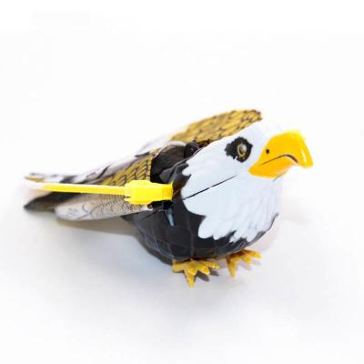 Lamontuo นกอินทรีจำลองแบบเรืองแสง1ชิ้น,นกอินทรีเรืองแสงแบบแขวนพร้อมเสียงดนตรีและแสงไฟของเล่นล่ำบินได้