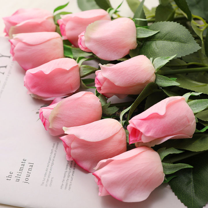 1ชิ้นที่สวยงามผ้าไหมประดิษฐ์ดอกกุหลาบดอกไม้แต่งงานบ้านตกแต่งตารางยาวช่อจัดพืชปลอมของขวัญวันวาเลนไทน์