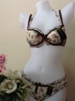 MissLara Bra Set ชุดเสื้อชั้นในลายลูกไม้ บราดันนม+กกน. ผ้านิ่มบางเบาไร้โครง