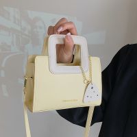 Texture female small bag 2022 summer new niche design one shoulder oblique satchel fashion joker portable small bread