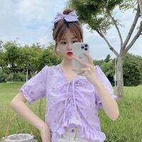 เสื้อเบลาส์สำหรับผู้หญิงคอวีสั้นสีม่วงเสื้อแบบมีเชือกรัดลายดอกไม้แบบฝรั่งเศสใหม่ฤดูร้อนสไตล์เกาหลี