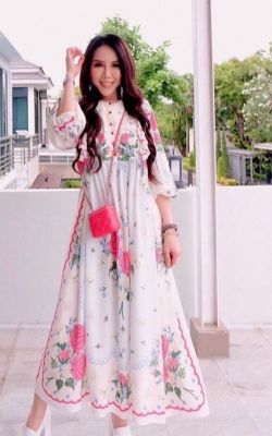 P010-125 PIMNADACLOSET - Printed Satin-Crepe Crewneck Long Puff Sleeve Button Down Loose Maxi Dress